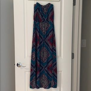 Strapless patterned sundress